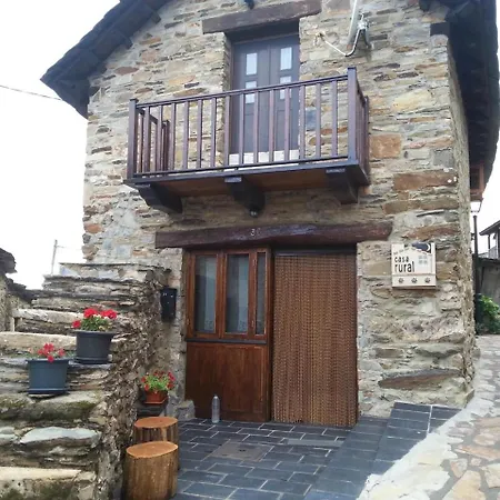 House With 2 Bedrooms In Santa Cruz De Los Cuerragos, With Wonderful Mountain... Lejlighed Figueruela de Arriba