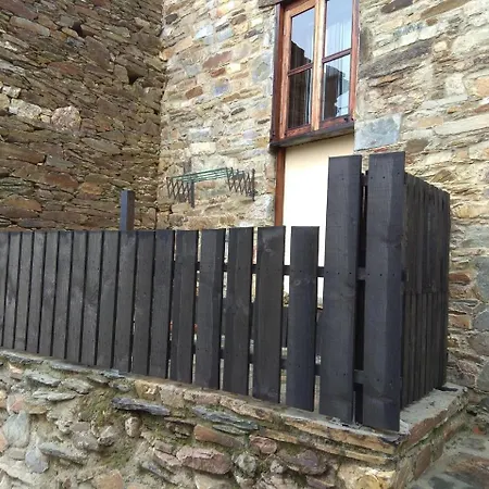 House With 2 Bedrooms In Santa Cruz De Los Cuerragos, With Wonderful Mountain... Lejlighed Figueruela de Arriba