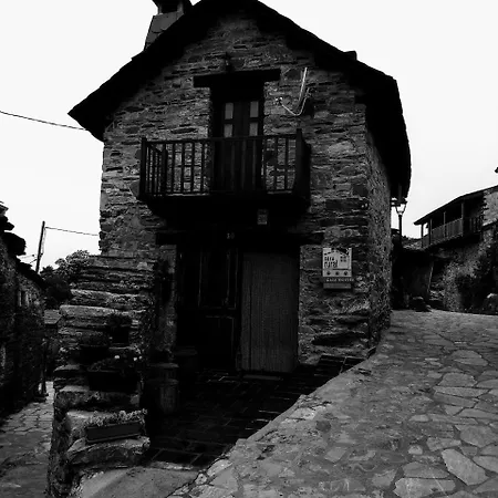 Lejlighed House With 2 Bedrooms In Santa Cruz De Los Cuerragos, With Wonderful Mountain...